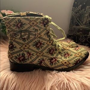🍂👢Tapestry Booties👢🍂